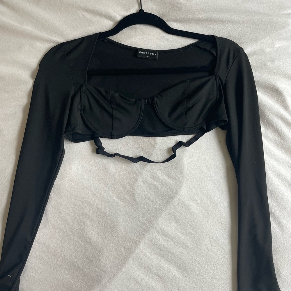 White fox boutique black crop long sleeve size small